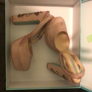 Betsey Johnson Blush Velvet tried on 1x, with box